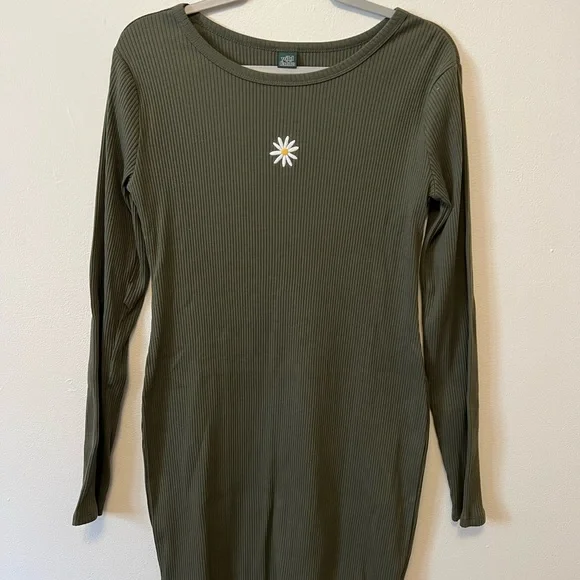 wild fable | Dresses | Green Bodycon Long Sleeve Dress W Embroidered Daisy | Poshmark wild fable | Dresses | Green Bodycon Long Sleeve Dress W Embroidered Daisy | Poshmark
